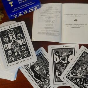 The Light and Shadow Tarot Deck